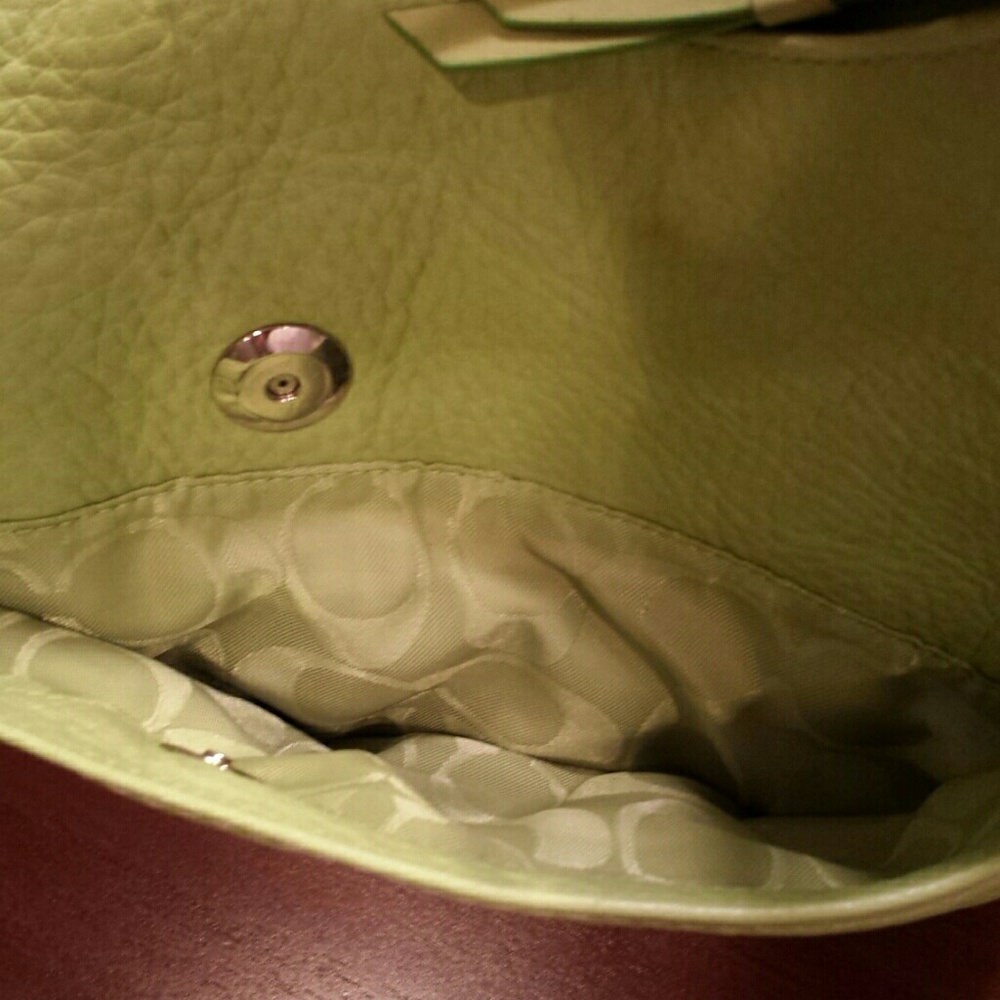 Coach Leather Green Shoulder Bag/Wristlet - Picture 3 of 8